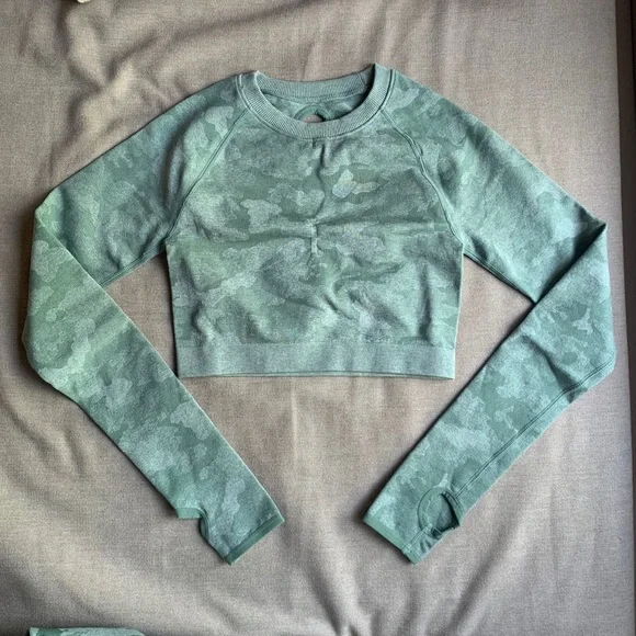 3Pc Camo Green Seamless set (Leggings, Bra, Long Sleeve Crop Top) - Picture 7 of 12